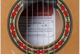 El Zoco entre particulares: Vendo guitarra, es una Ramírez, es la guitarra!