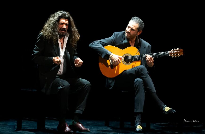 Reseña del paso de Israel Fernández por Suma Flamenca: “Cuando canta El Gallo”