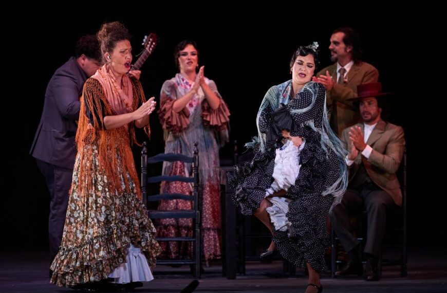 «Tierra bendita. Tierra vieja de candil», del Ballet Flamenco de Andalucía, en el Teatro del Generalife
