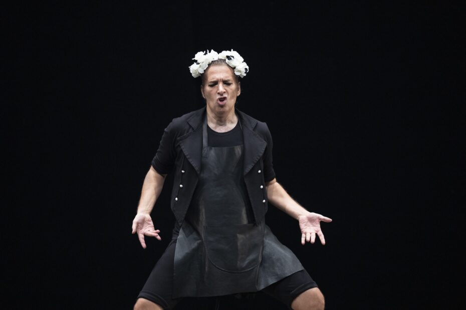 Israel Galván presenta Bolero de Blanco y negro en el teatro de La Maestranza, Sevilla, a 26 de septiembre de 2026. Fotografia: