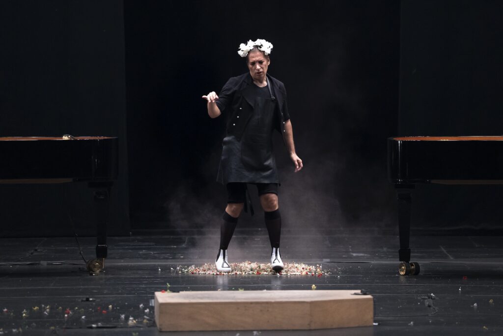 Israel Galván presenta Bolero de Blanco y negro en el teatro de La Maestranza, Sevilla, a 26 de septiembre de 2026. Fotografia: