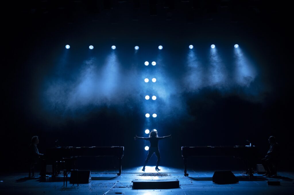 Israel Galván presenta Bolero de Blanco y negro en el teatro de La Maestranza, Sevilla, a 26 de septiembre de 2026. Fotografia: