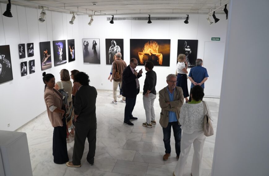La exposicion ‘Flamencas. Cante, baile y toque’ abre la Suma Flamenca 2026